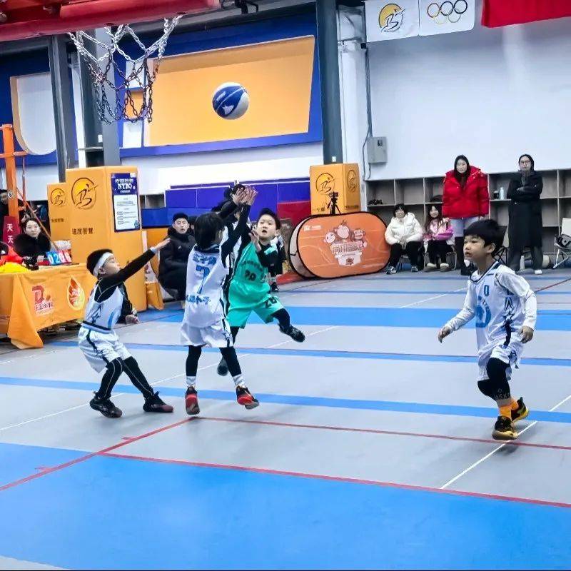 青年篮球公开赛开启,激发青少年体育热情的简单介绍 青年篮球公开赛开启,激发青少年体育热情的简单介绍