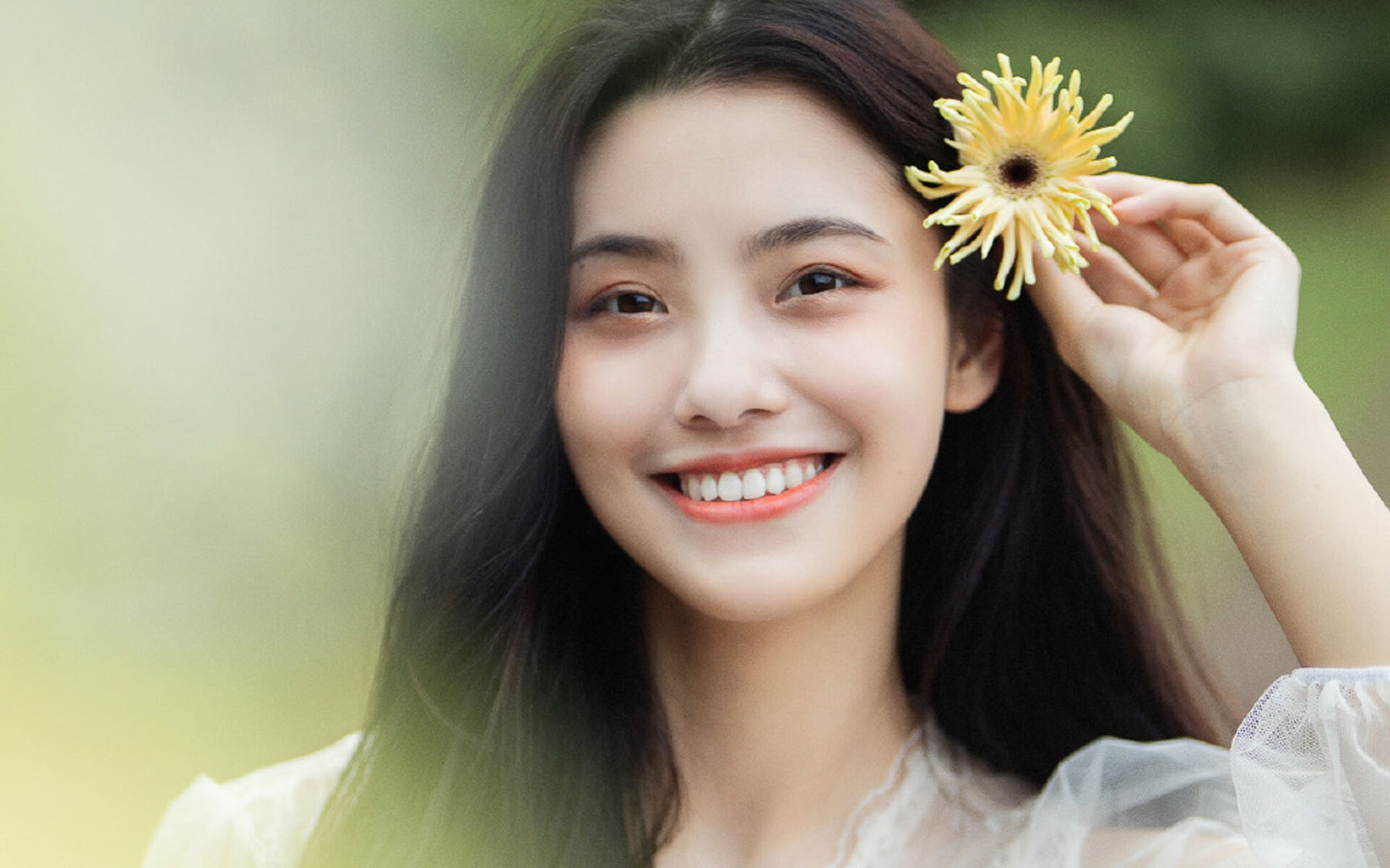 “足球公益行走进社区,促进全民健身与体育普及”,足球公益活动标语