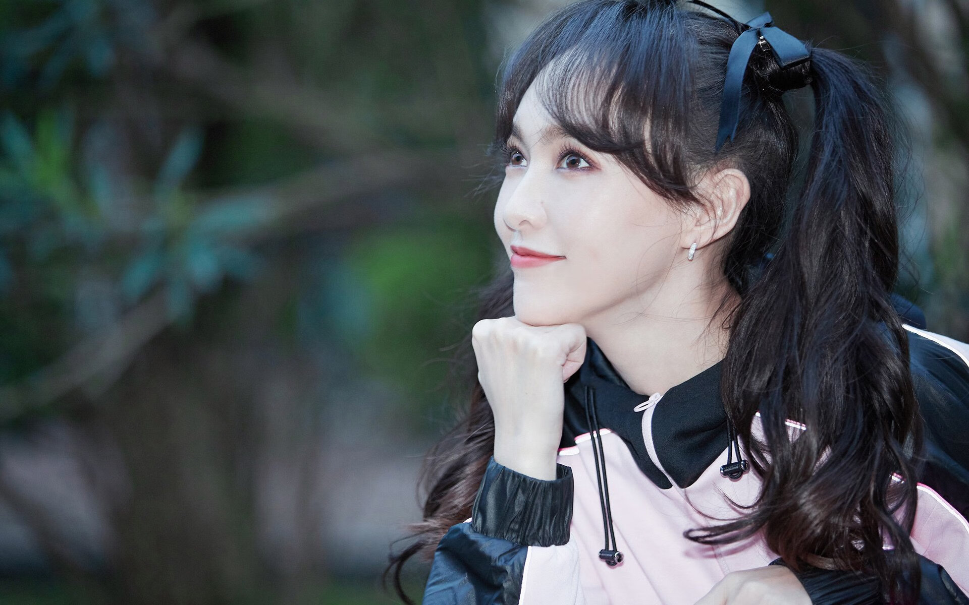 中国围棋天才柯洁再负AI,赛后发言引争议,柯洁不断赶超纪录的身影,也是中国围棋多年厚积薄发的