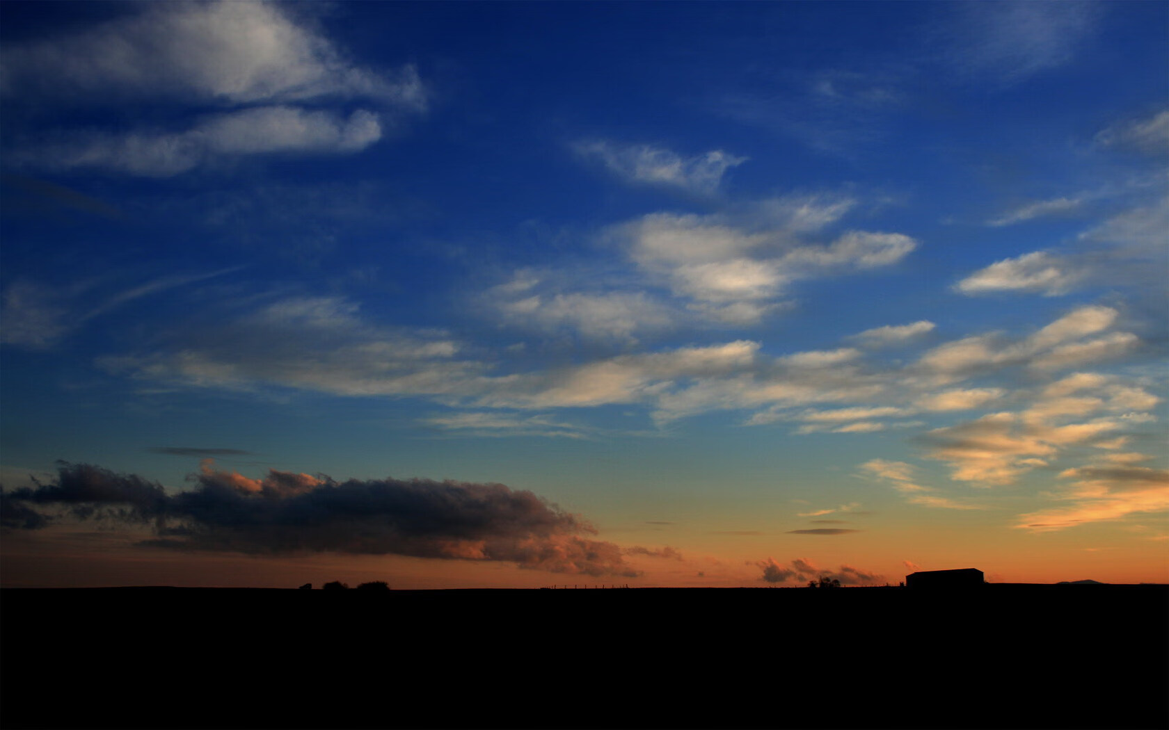 生死时刻：比赛进行到白刃战阶段，胜负将见分晓，生死白线